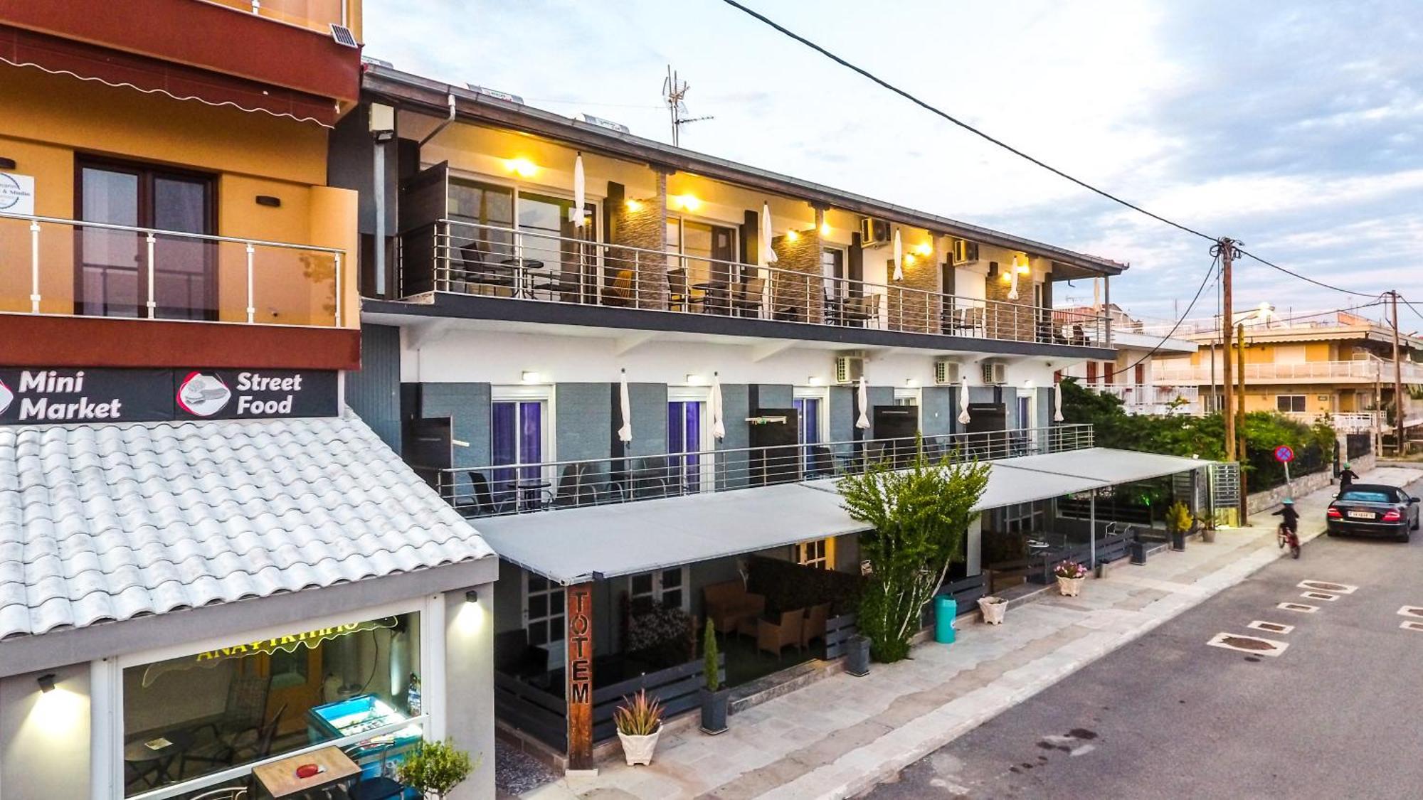 Totem Apartments Nea Plagia Exterior photo